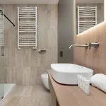 Lejlighed Stylish With Air Conditioning And Underground Parking By Renters *