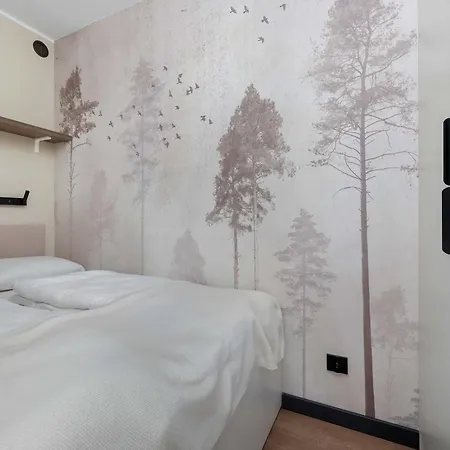 Stylish With Air Conditioning And Underground Parking By Renters Διαμέρισμα