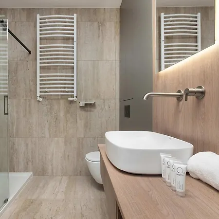 Appartement Stylish With Air Conditioning And Underground Parking By Renters *