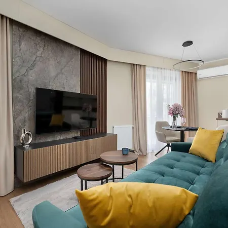 Stylish With Air Conditioning And Underground Parking By Renters Wrocław