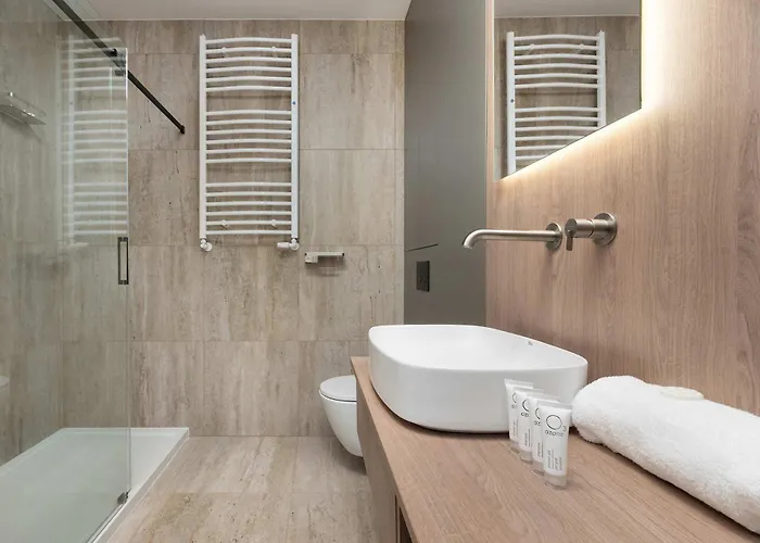 Apartment Stylish With Air Conditioning And Underground Parking By Renters *