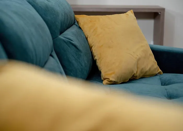 Apartment Stylish With Air Conditioning And Underground Parking By Renters *